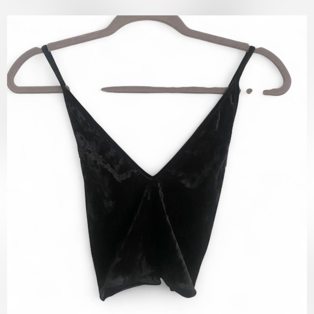BOZZOLO BLACK VELVET SPAGHETTI STRAP CRISS CROSS BACK CROP TOP SIZE MEDIUM